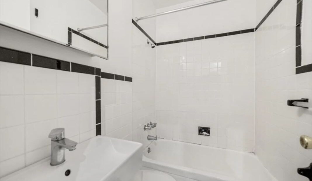 Amazing open layout on West 82nd Street in Upper West Side