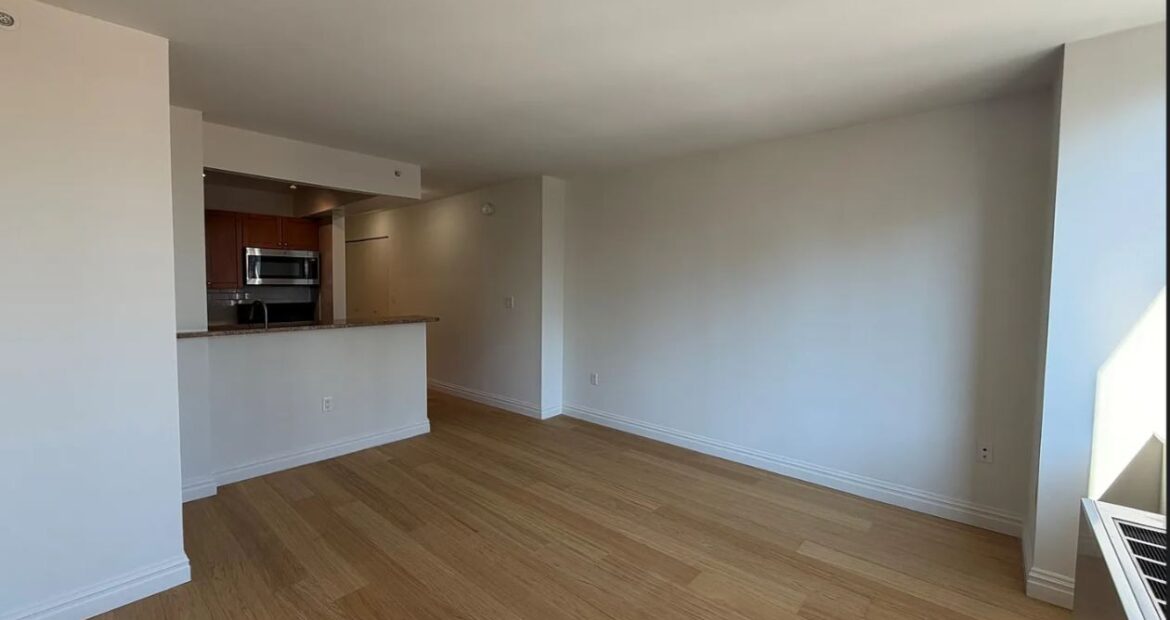 Amazing open layout on Lexington Avenue in Carnegie Hill