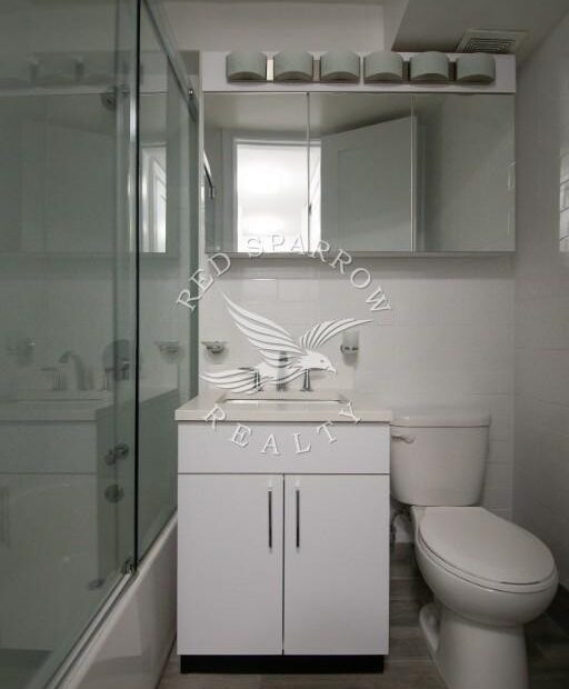 Amazing open layout on East 35th Street in Murray Hill