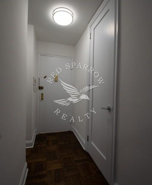 Amazing open layout on East 35th Street in Murray Hill