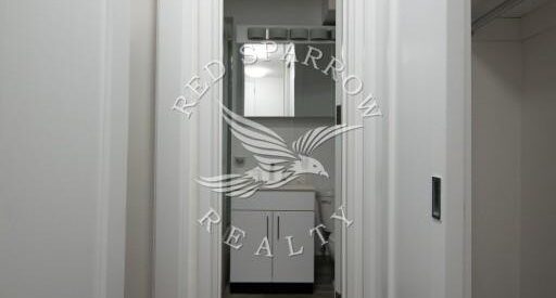 Amazing open layout on East 35th Street in Murray Hill