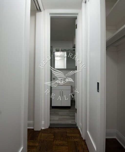 Amazing open layout on East 35th Street in Murray Hill