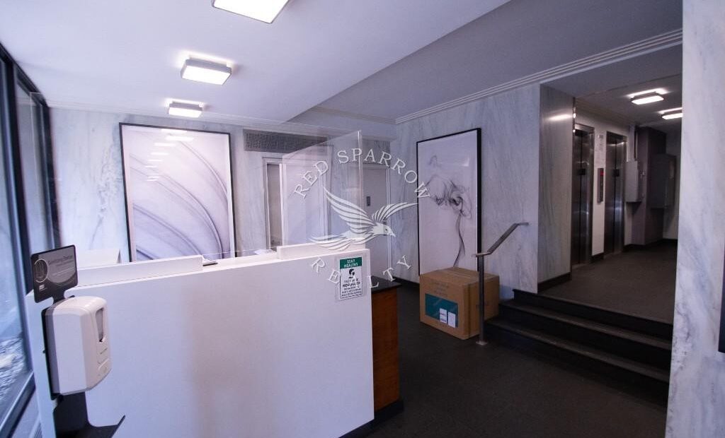 Amazing open layout on East 35th Street in Murray Hill