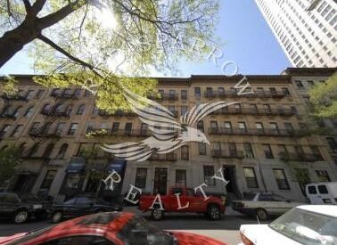 Amazing open layout on East 89th Street in Yorkville