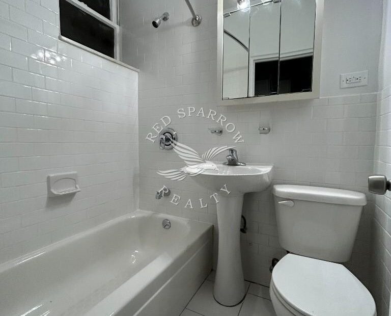 Amazing open layout on East 89th Street in Yorkville