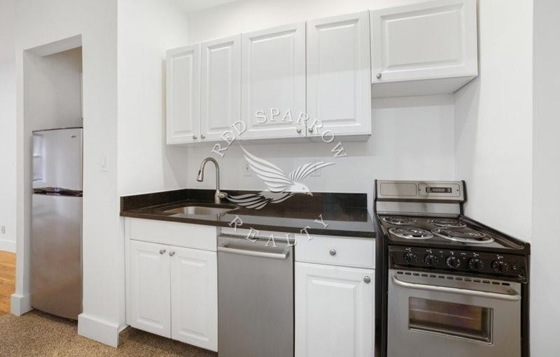 Amazing open layout on East 37th Street in Murray Hill