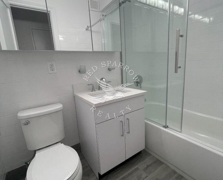 Amazing open layout on East 56th Street in Sutton Place