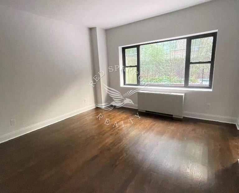 Amazing open layout on East 56th Street in Sutton Place