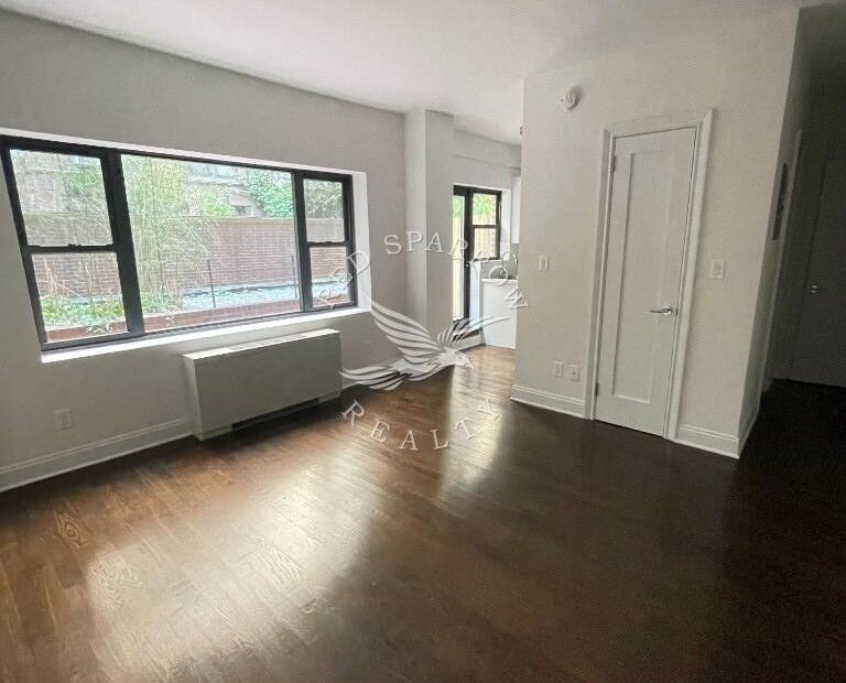 Amazing open layout on East 56th Street in Sutton Place