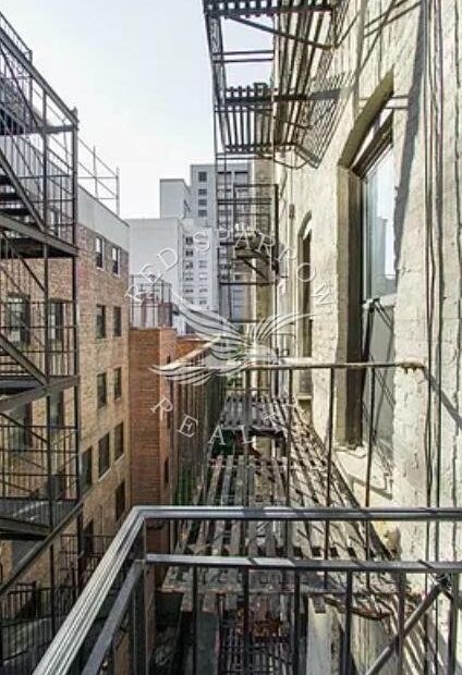 Large 2 bedroom on East 18th Street in Gramercy