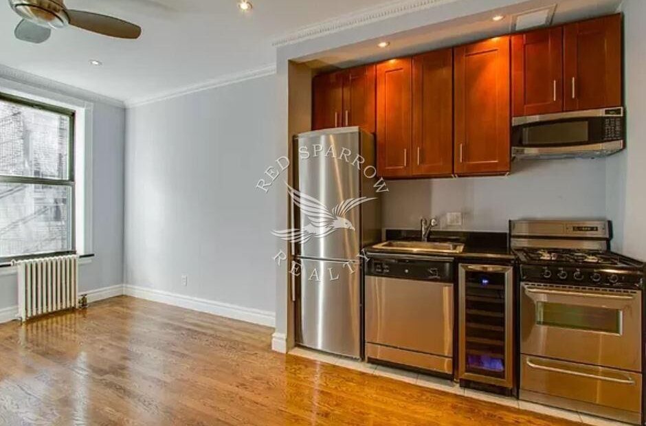 Large 2 bedroom on East 18th Street in Gramercy