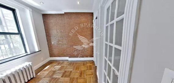 Beautifully renovated 2 bedroom in the heart of Gramercy!