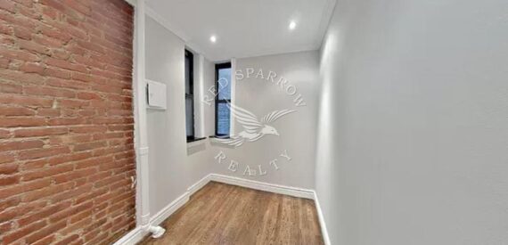 Beautifully renovated 2 bedroom in the heart of Gramercy!