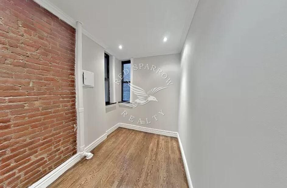 Beautifully renovated 2 bedroom in the heart of Gramercy!