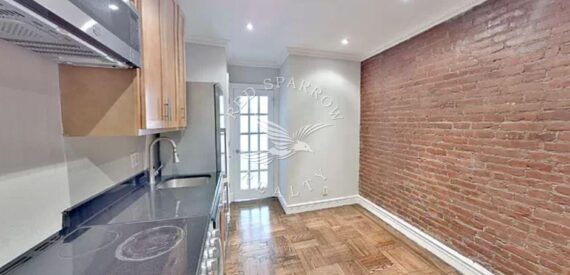 Beautifully renovated 2 bedroom in the heart of Gramercy!