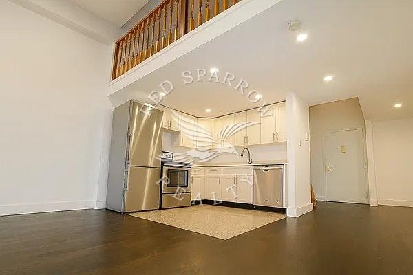 Renovated 2-bedroom, 2-bath on East 37th Street in Murray Hill