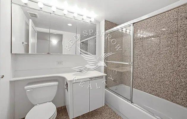 Amazing open layout on East 37th Street in Murray Hill