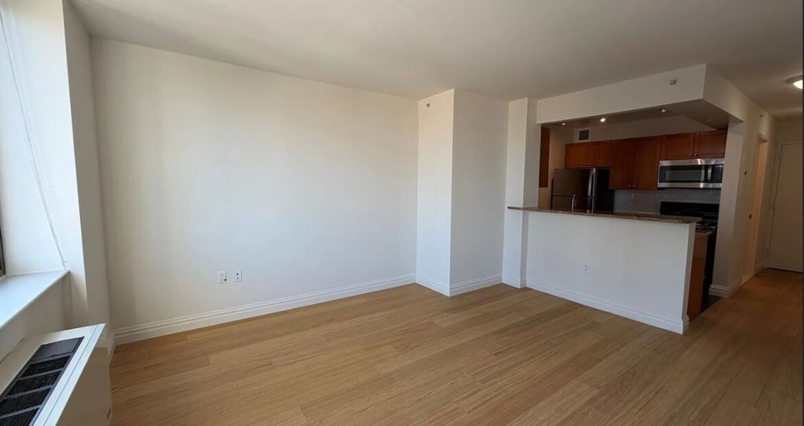Amazing open layout on Lexington Avenue in Carnegie Hill