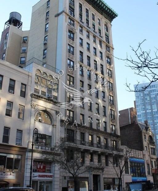 Amazing one bed on West 72nd Street in Lincoln Square