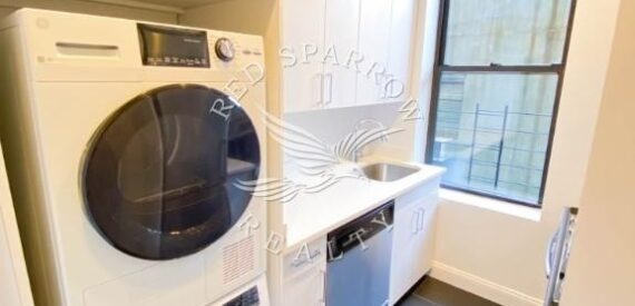 Amazing one bed on West 72nd Street in Lincoln Square