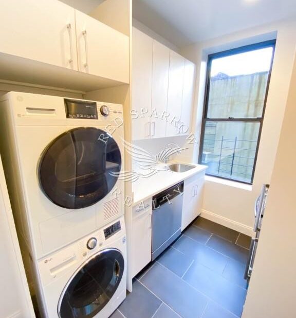 Amazing one bed on West 72nd Street in Lincoln Square