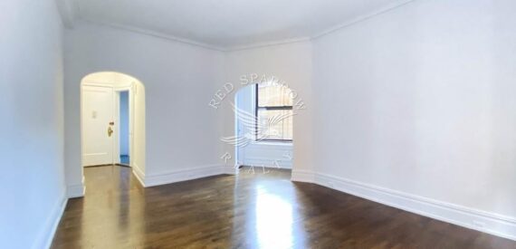 Amazing one bed on West 72nd Street in Lincoln Square