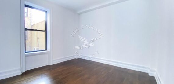 Amazing one bed on West 72nd Street in Lincoln Square