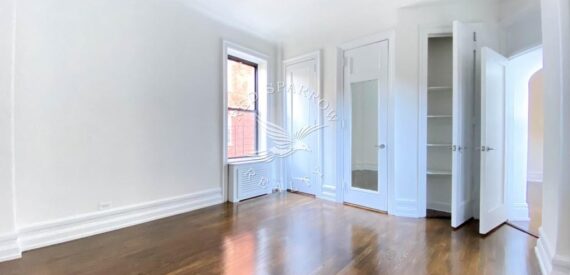 Amazing one bed on West 72nd Street in Lincoln Square