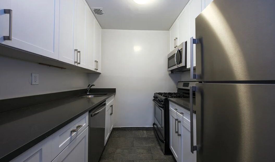 Amazing 1 bed on West 68th Street in Lincoln Square