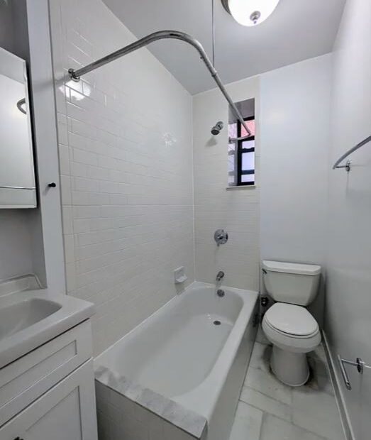 Amazing 2 bed on East 78th Street in Lenox Hill