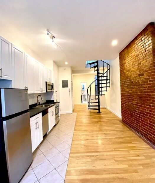 Amazing 1 bed on East 82nd Street in Yorkville