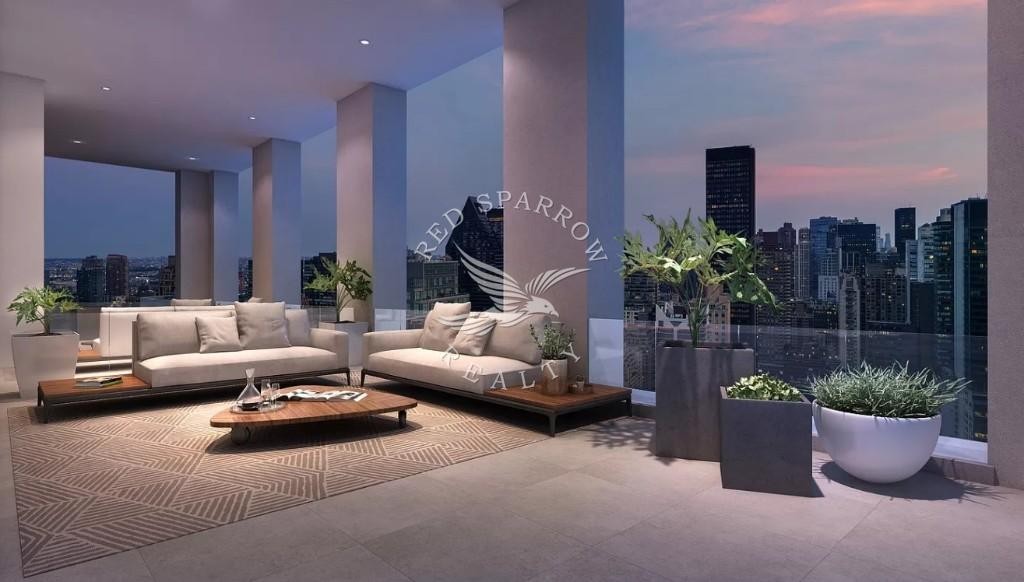 Amazing open layout on East 54th Street in Murray Hill