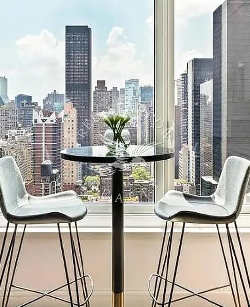 Amazing open layout on East 54th Street in Murray Hill