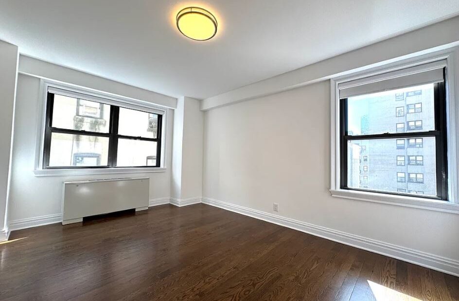 Stunning Renovated 2-Bed/2-Bath with Doorman — Upper East Side Luxury Living