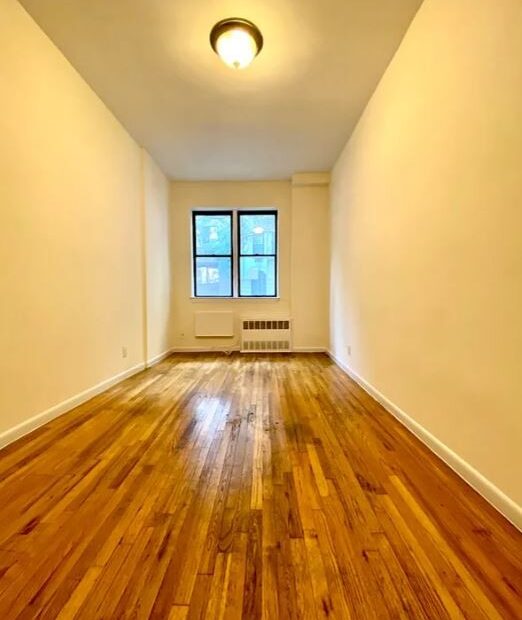 Amazing open layout on East 81st Street in Yorkville
