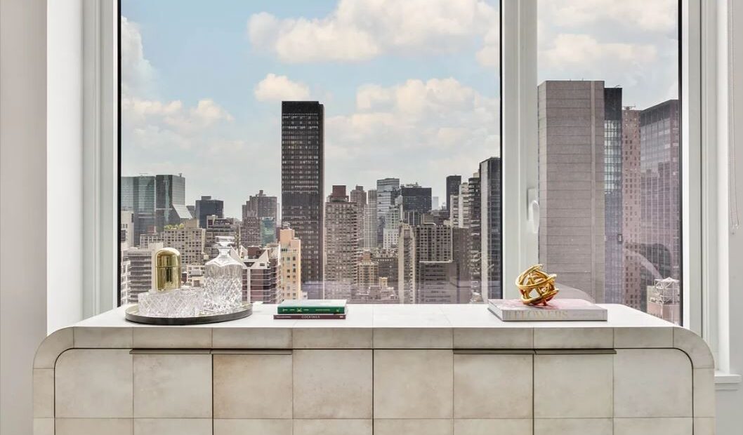 Amazing 2BR residence on East 54th Street in Sutton Place