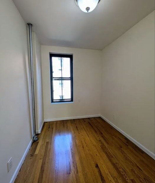 Amazing 2 bed on East 78th Street in Lenox Hill