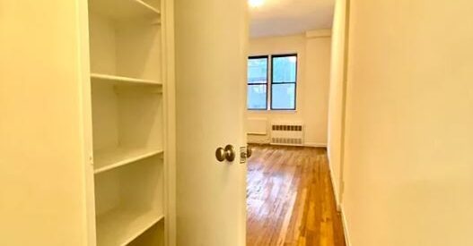 Amazing open layout on East 81st Street in Yorkville