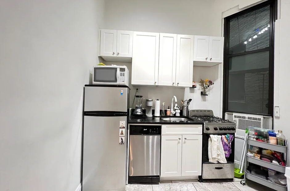 Amazing 1 bed on East 14th Street in Gramercy Park
