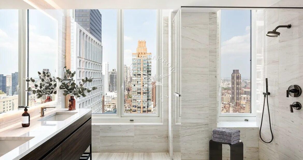 Amazing 4 bed/4 bath on East 54th Street in Murray Hill