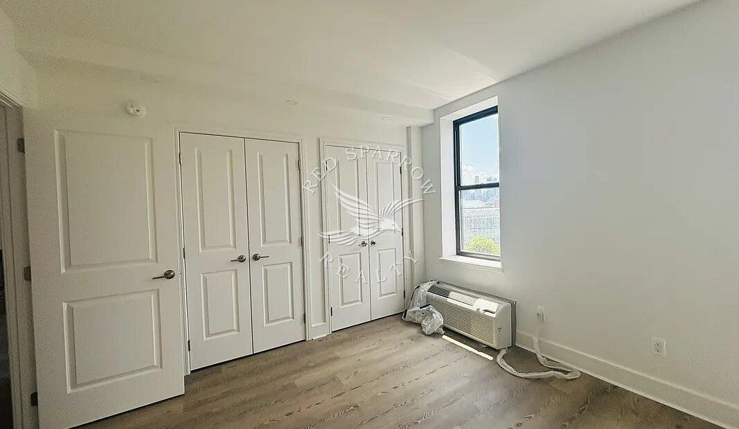 Fantastic 3 bedroom, 2-bathroom on West 81st Street in Upper West Side