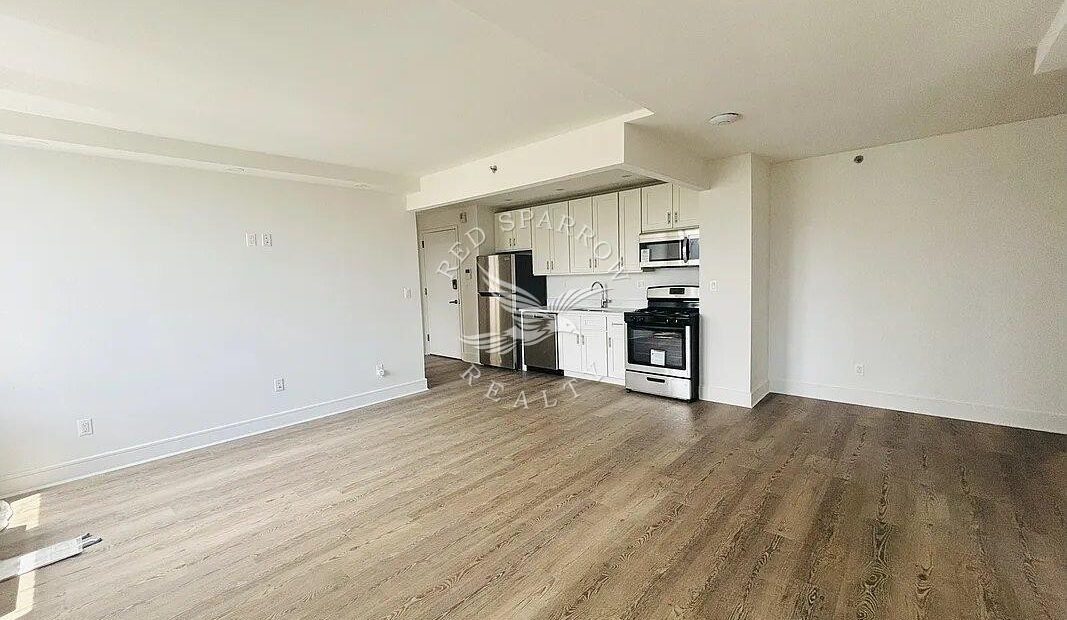 Fantastic 3 bedroom, 2-bathroom on West 81st Street in Upper West Side