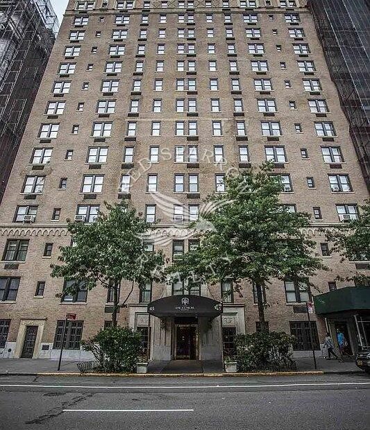 Fantastic 3 bedroom, 2-bathroom on West 81st Street in Upper West Side