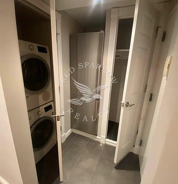 Gorgeous recently renovated 2 bedroom with a large private Garden in Kips Bay
