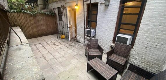 Gorgeous recently renovated 2 bedroom with a large private Garden in Kips Bay