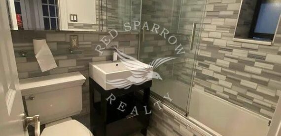 Gorgeous recently renovated 2 bedroom with a large private Garden in Kips Bay