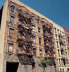 Gorgeous recently renovated 2 bedroom with a large private Garden in Kips Bay
