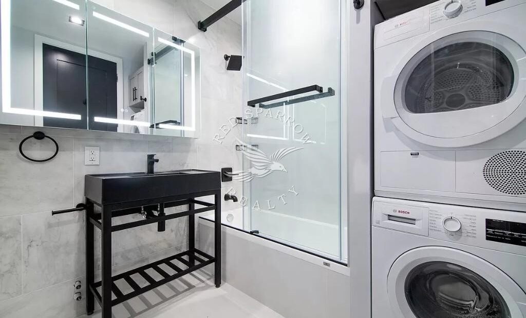 Large True 1 bedroom on Stanton Street in the Lower East Side