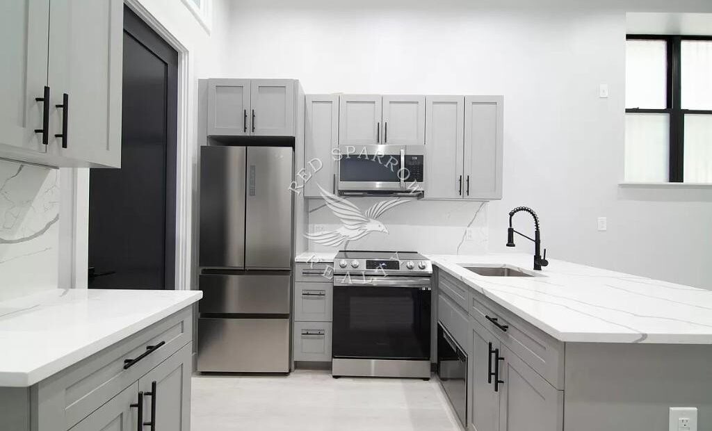 Large True 1 bedroom on Stanton Street in the Lower East Side