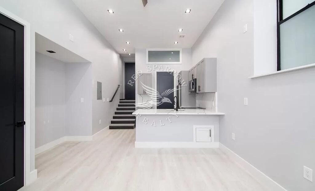 Large True 1 bedroom on Stanton Street in the Lower East Side
